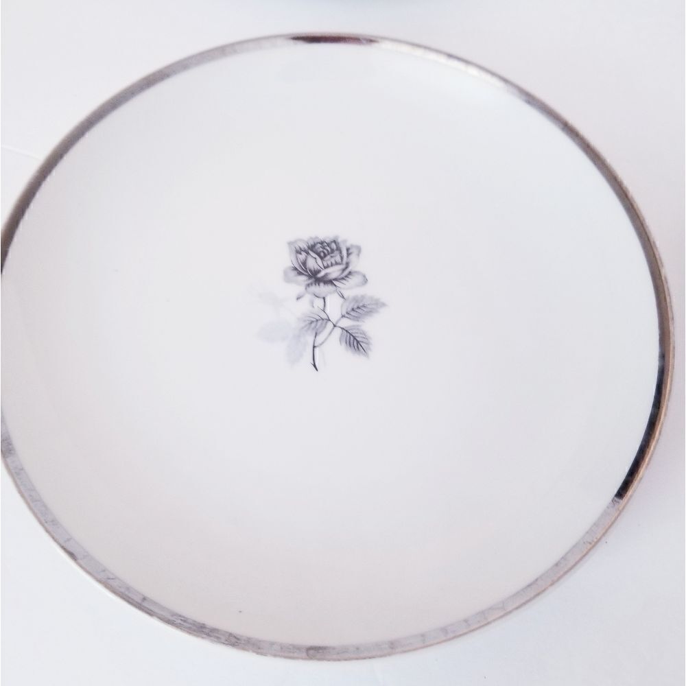 Set of 4 Meito twilight Rose salad plates